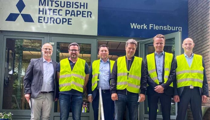 Federal Minister of Economics Habeck visits Mitsubishi HiTec Paper in Flensburg